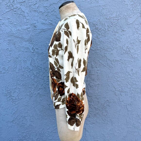 French Angora Cardigan Vintage Floral sweater in Medium - Picture 5 of 9